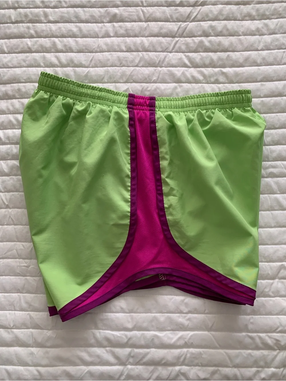 Nike Dri-Fit Tempo Running Shorts Women’s Size S Green Logo Drawstring Pocket